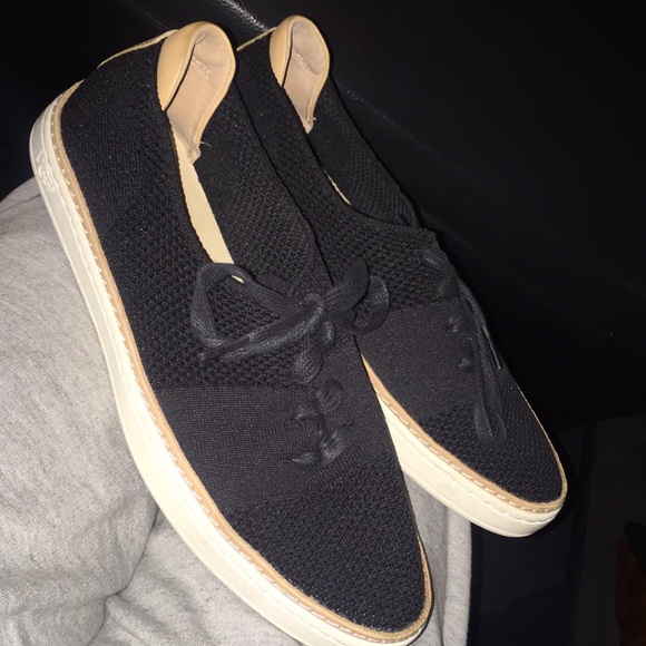 Ugg casual shoes - Picture 3 of 3